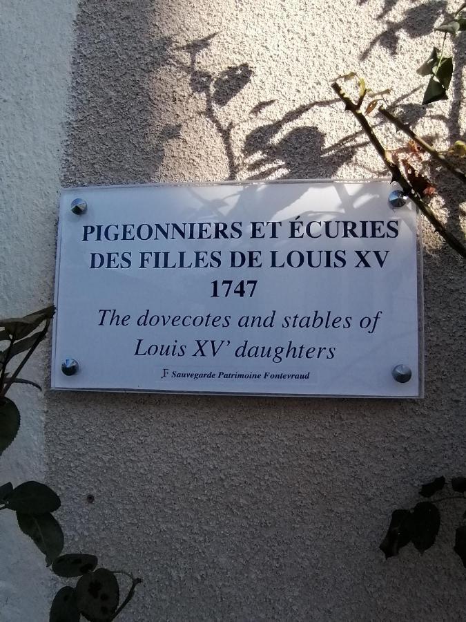 Les Ecuries Des Princesses Fontevraud L'Abbaye Extérieur photo