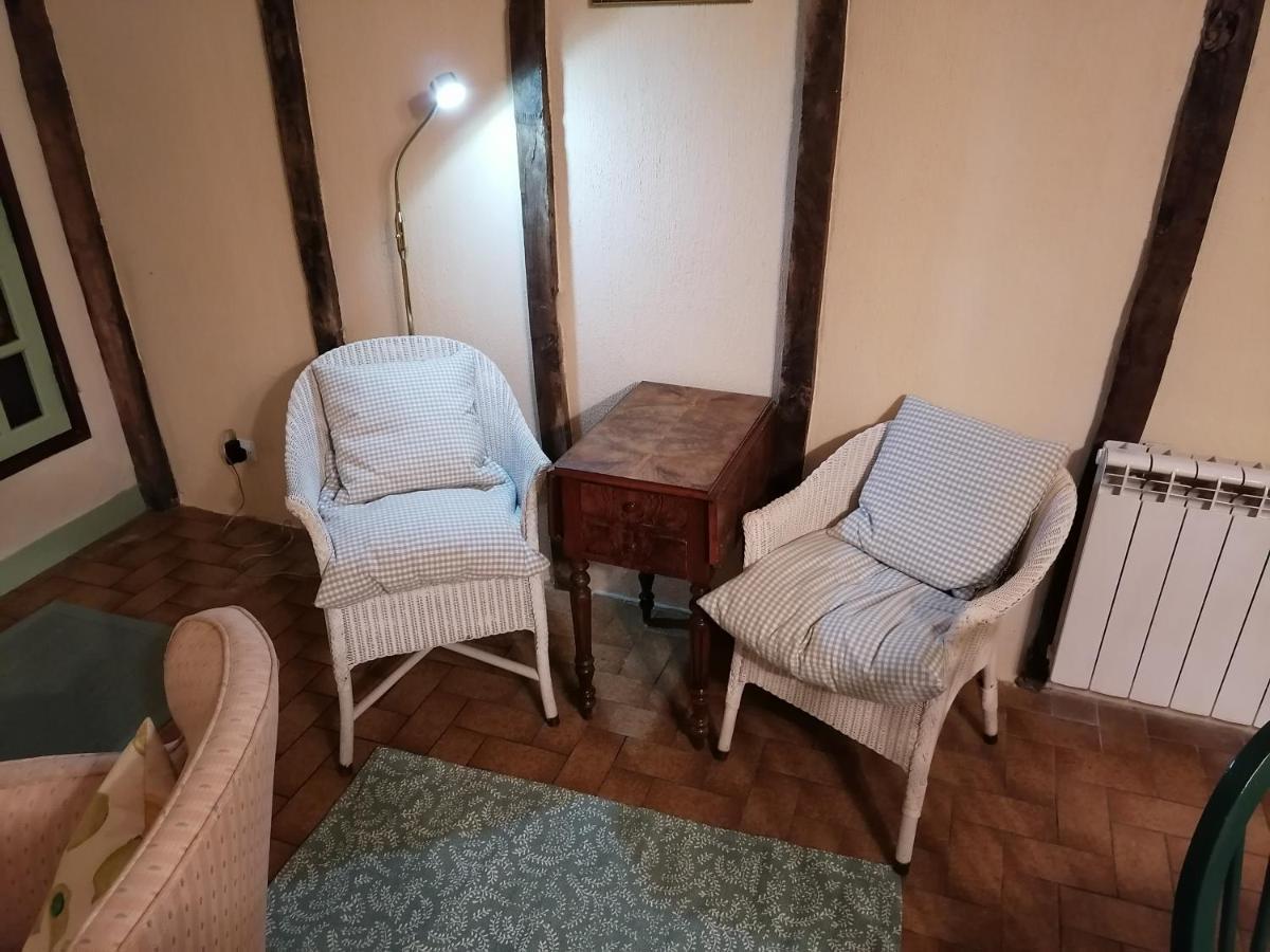 Les Ecuries Des Princesses Fontevraud L'Abbaye Extérieur photo